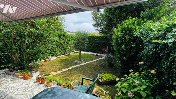 MAISON D'HABITATION EN TRES BON ETAT AVEC GARAGE ET TERRAIN PROCHE ECOLES, COMMERCES 
