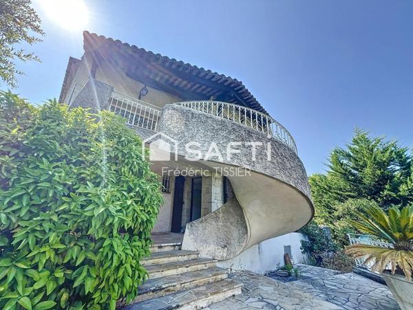 La Roquette Sur Siagne : Grande Villa 5 pièces + Appartement T2