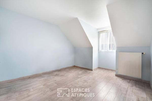 Maison familiale contemporaine avec jardin