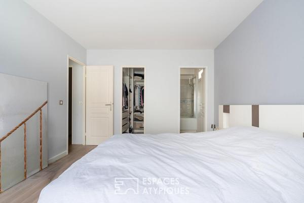 Maison familiale contemporaine avec jardin