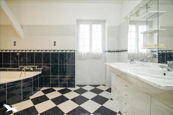 Maison à vendre |  Ballan-Miré |  7 pièces | 205 m²