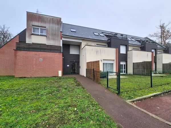 Vente                                                      Appartement
                        
                     2 pièces                      51 m2                     à Laon
