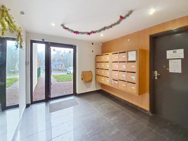 Vente                                                      Appartement
                        
                     2 pièces                      51 m2                     à Laon
