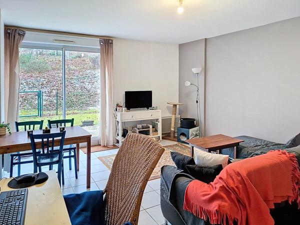 Vente                                                      Appartement
                        
                     2 pièces                      51 m2                     à Laon