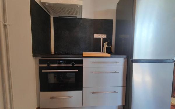 Maison à vendre    4 pièces • 76 m2 Saint-Pierre-la-Palud