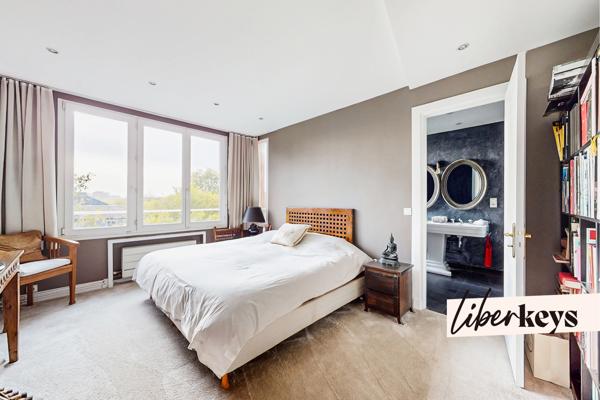 Appartement 4/5 pièces de 166 m² - parking - cave privative - balcon