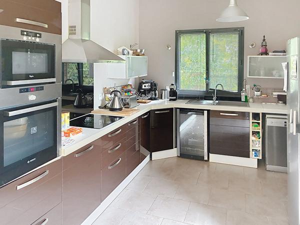 Maison 5 pièces de 105,40 m² à Briollay ? Plain-pied, 3 chambres et grande terrasse