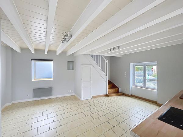VERTOU - Maison en pierre, 1 chambre, terrasse