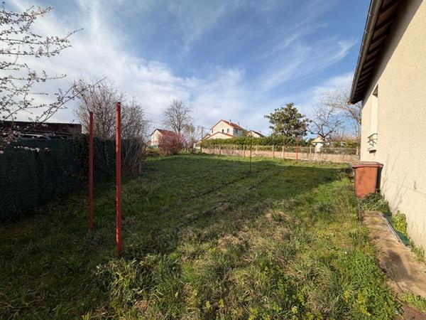 Maison sur sous sol dans un quartier calme de la ville d'Imphy