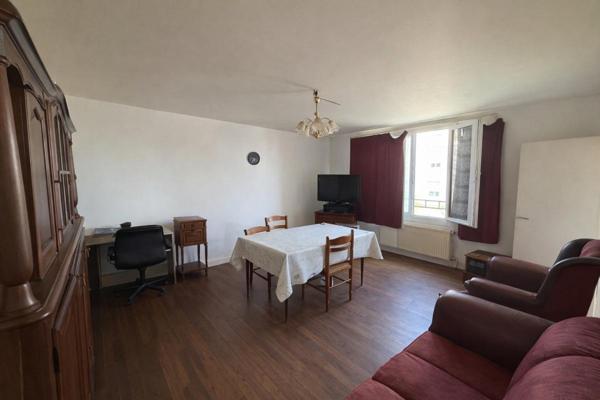 Maison sur sous sol dans un quartier calme de la ville d'Imphy