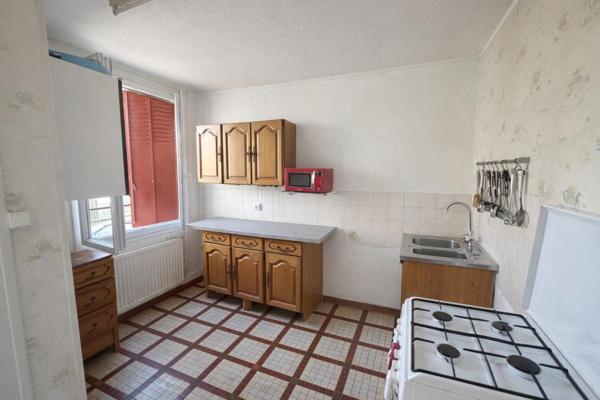 Maison sur sous sol dans un quartier calme de la ville d'Imphy