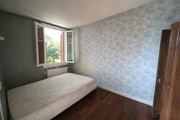 Maison sur sous sol dans un quartier calme de la ville d'Imphy