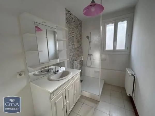 Appartement à louer 3 pièces 64m² Royan (17200)