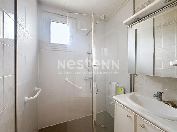 Appartement T4 BRON 3 chambres - Dernier étage - Cave - Garage - Secteur MARNE/PISCINE - 69500 BRON