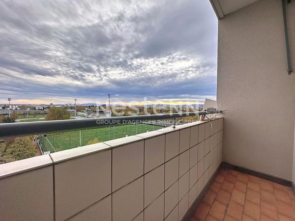 Appartement T4 BRON 3 chambres - Dernier étage - Cave - Garage - Secteur MARNE/PISCINE - 69500 BRON