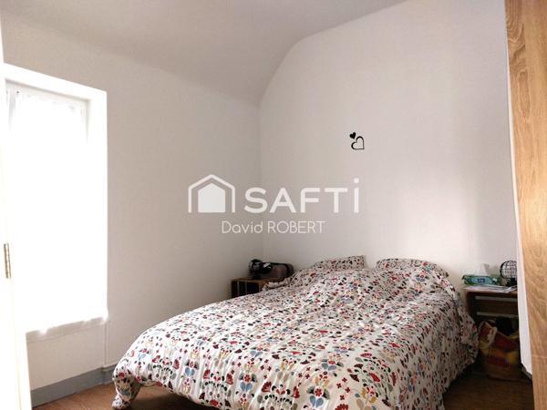 Maison type 5, pièce indépendante, cour et garage