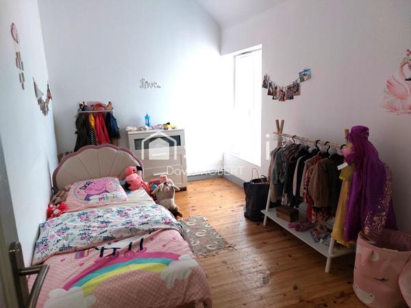 Maison type 5, pièce indépendante, cour et garage