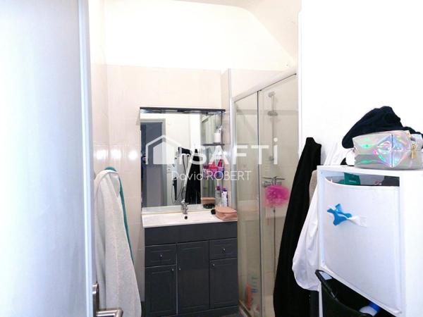 Maison type 5, pièce indépendante, cour et garage