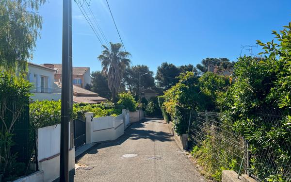 Terrain à vendre    Fréjus