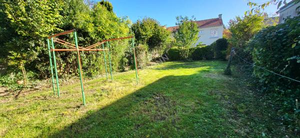 NANTES BOURGEONNIERE / HIPPODROME : En vente ! Exclusivité pour cette familiale de 4 chambres, jardin arboré Ouest, proche toutes commodités.
