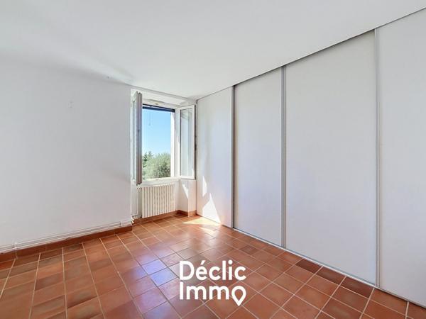 Vente maison Chateauneuf grasse, 228m² 10 pièces 526 000€ avec terrasse