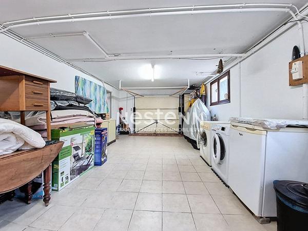 A VENDRE - ROQUETTES - VILLA T4 118 m² Piscine Jacuzzi Pétanque