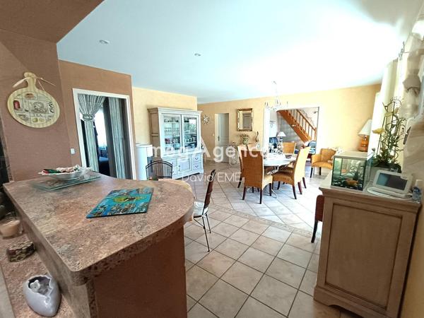 Maison à AIZENAY, 85190 - 6 pièces 166m²