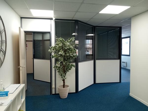 A VENDRE - LIMOGES Centre-ville - Bureaux 242 m² normes PMR en parfait état + 2 places de parking