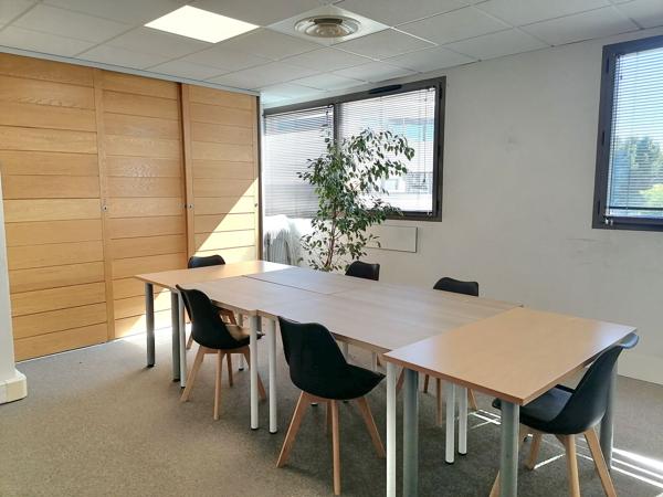 Bureaux PMR avec vue mer et parkings à louer - LE FORUM B - La Ciotat