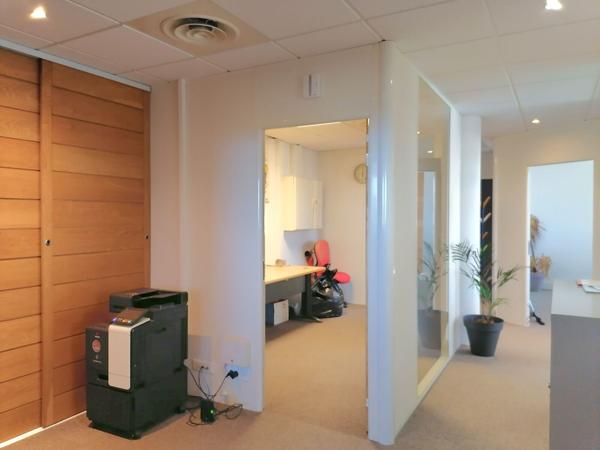 Bureaux PMR avec vue mer et parkings à louer - LE FORUM B - La Ciotat