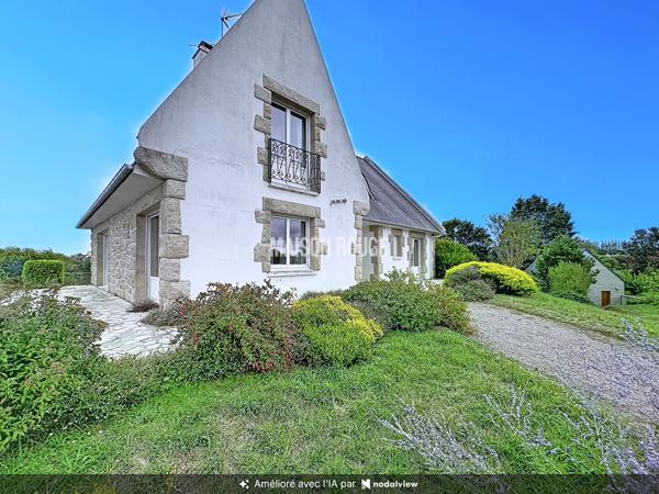 PAIMPOL / SAINTE BARBE -VUE MER - PROPRIÉTÉ DE CARACTÈRE AVEC DÉPENDANCE ET JARDIN PAYSAGER