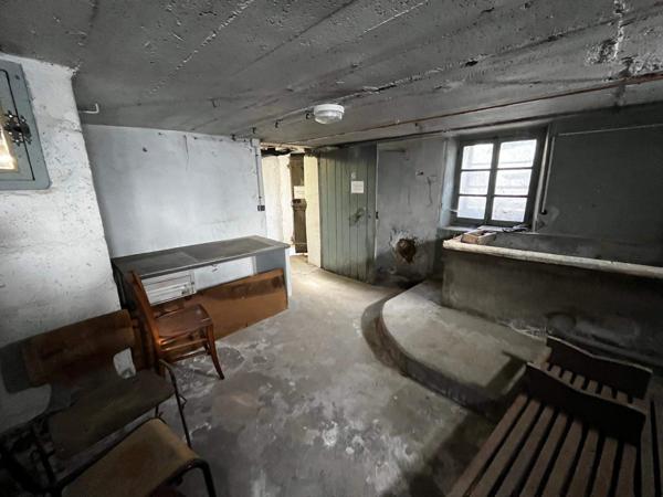 Grande Cave/Stockage en souplex-l'Argentiere La Bessée