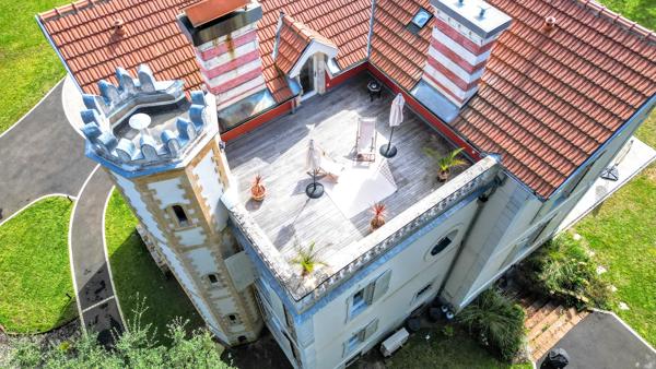 Proche Hossegor Élégante maison de maître entièrement repensée, entre art de vivre et potentiel d'accueil haut de gamme de prestige Magescq 12 pièce(s) 480 m2 Hossegor