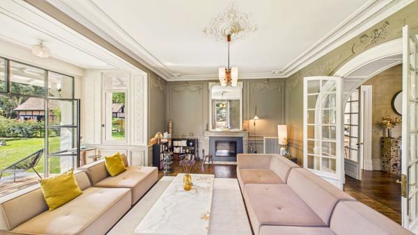 Proche Hossegor Élégante maison de maître entièrement repensée, entre art de vivre et potentiel d'accueil haut de gamme de prestige Magescq 12 pièce(s) 480 m2 Hossegor