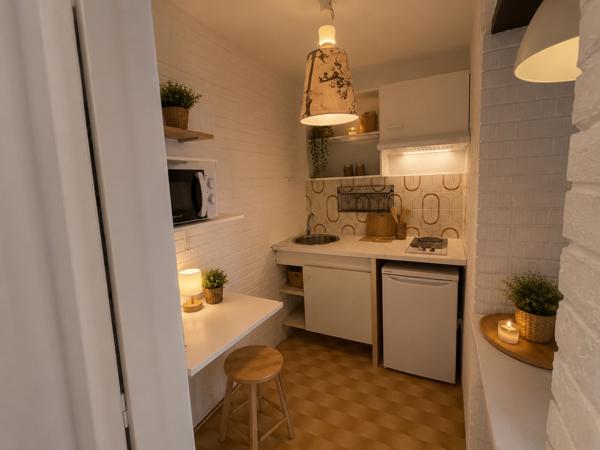 AIX EN PROVENCE - A LOUER - STUDIO AVEC JARDIN ET PARKING