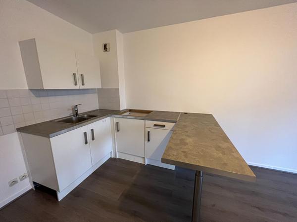 Appartement Ozoir La Ferrière 1 pièce de 27.25 m² avec Terrasse, cave et parking