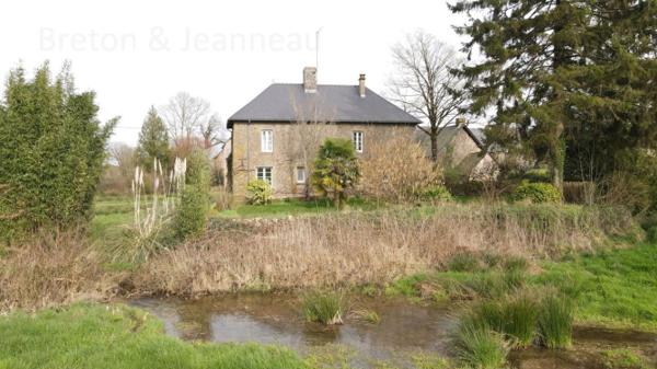 Corps de ferme proche de Villaines la Juhel