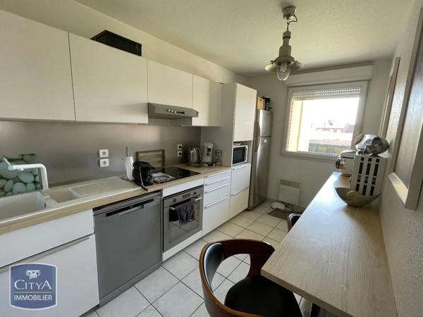Appartement à louer 4 pièces 81.79m² Arras (62000)