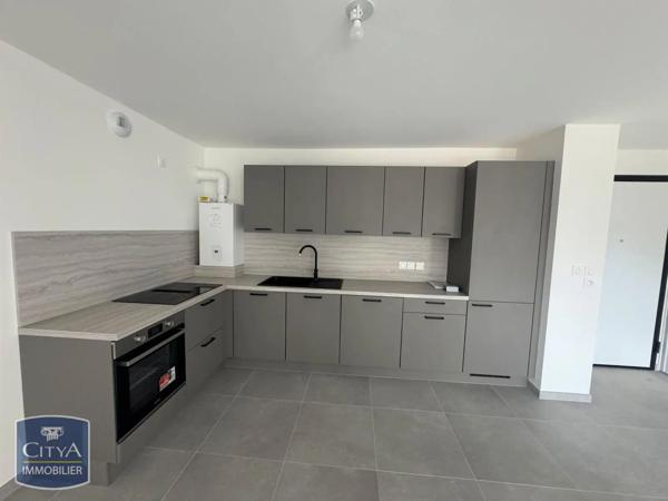 Appartement à louer 4 pièces 83.36m² Ferney-Voltaire (01210)