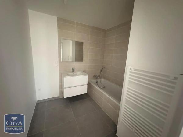 Appartement à louer 4 pièces 83.36m² Ferney-Voltaire (01210)