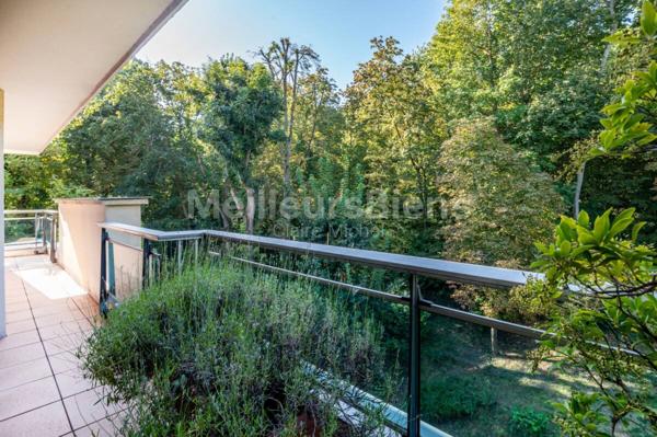 127 m2 dernier étage avec terrasse de 60m2 et splendide vue sur Paris