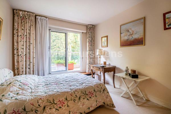 127 m2 dernier étage avec terrasse de 60m2 et splendide vue sur Paris