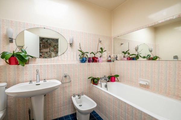 127 m2 dernier étage avec terrasse de 60m2 et splendide vue sur Paris