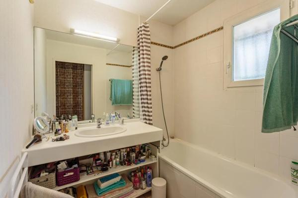Appartement à vendre 2 pièces 48m² Bassussarry (64200)