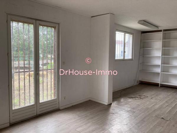 Bureau à vendre 2 pièces de 1 487 m²