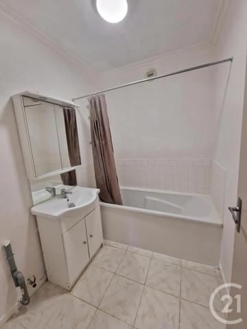 Appartement F2 à vendre  2 pièces - 49 m 2   ST JEAN DE BRAYE  - 45