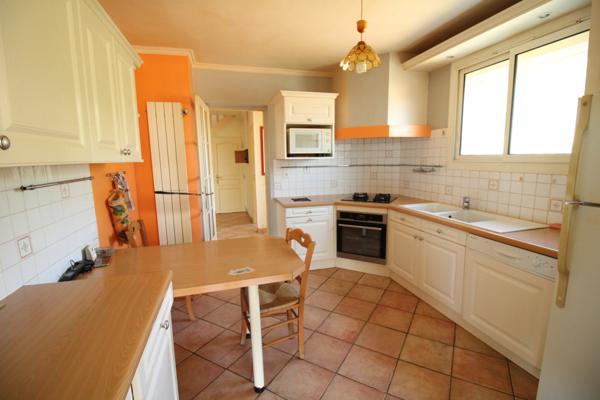 Grande maison avec 2 gîtes indépendants – Piscine