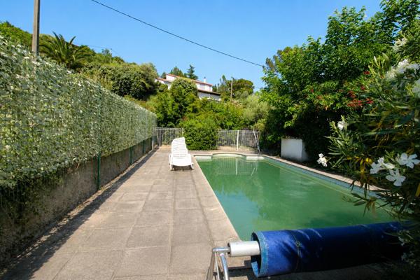 Grande maison avec 2 gîtes indépendants – Piscine