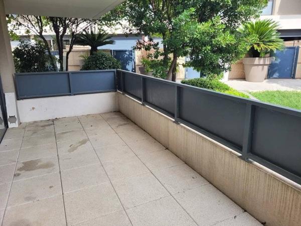 APPARTEMENT T2 TERRASSE PARKING PISCINE