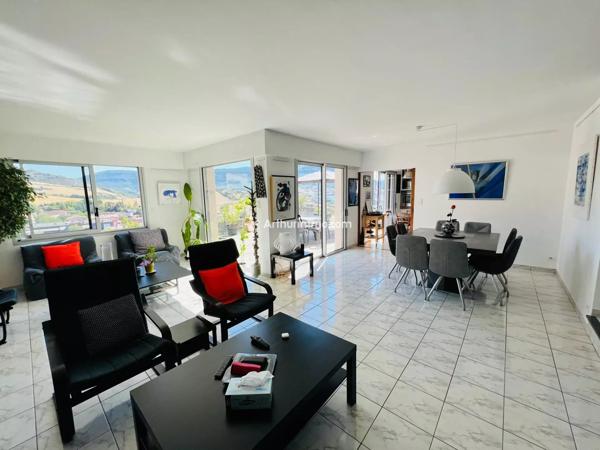 Vente                                                      Villa
                        
                     6 pièces                      160 m2                     à Millau
